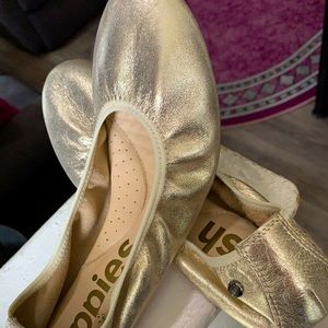 Brand new size 9 wide width hush puppies